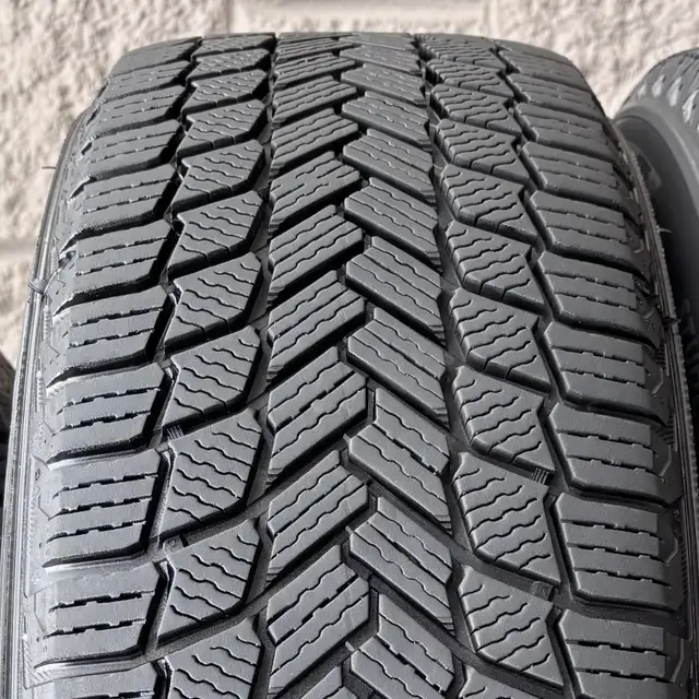 (95%) 4x 235/60R18 Michelin Winters w/ Volvo XC60 & XC90 Rims in Tires & Rims in City of Toronto - Image 5
