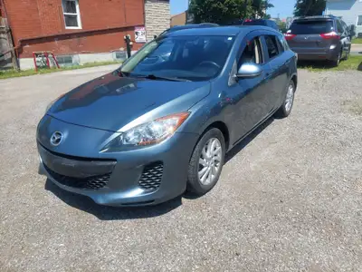 . 2012 Mazda Mazda3 i Sport Hatchback- 171,000 kms-Automatic Transmission -One Owner-No Accident-All...