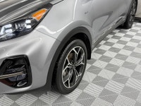 CONSECUTIVE COMSUMER CHOICE AWARD WINNERS! 2022 Kia Sportage SX-T AWD with only 62,000 km, a no-acci... (image 4)
