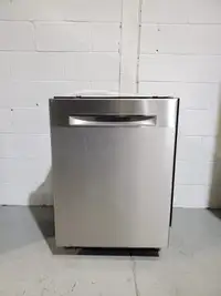 Bosch 500 series Dishwasher stainless 24″ SHPM65W55N like new