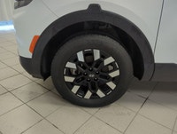Built to handle daily life with more flexibility than a typical SUV, this 2025 Hyundai Santa Cruz Pr... (image 9)