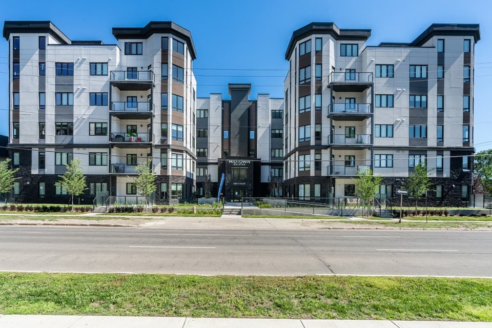 Midtown Estates Apartments - 1 Bedroom available at 10611 – 116 3