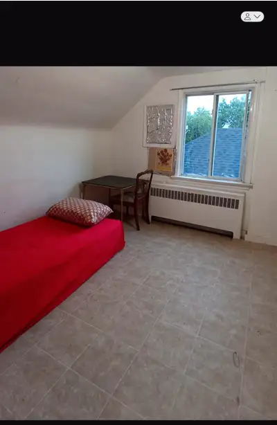 Private Room Near Subway – Easy Downtown Access!