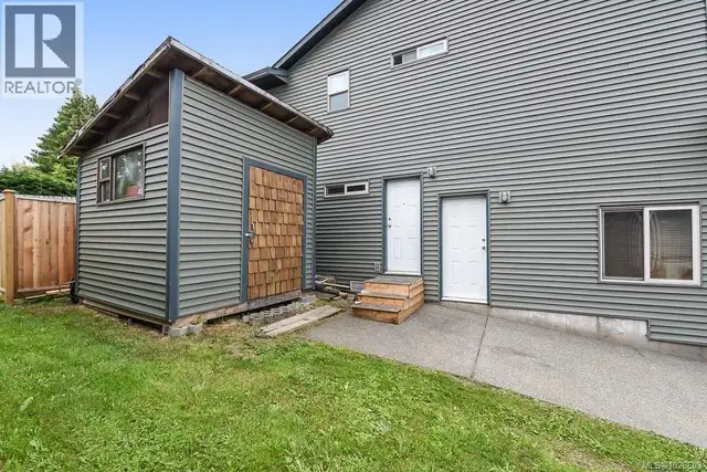 2735 Rydal Ave Cumberland, British Columbia in Houses for Sale in Comox / Courtenay / Cumberland - Image 25