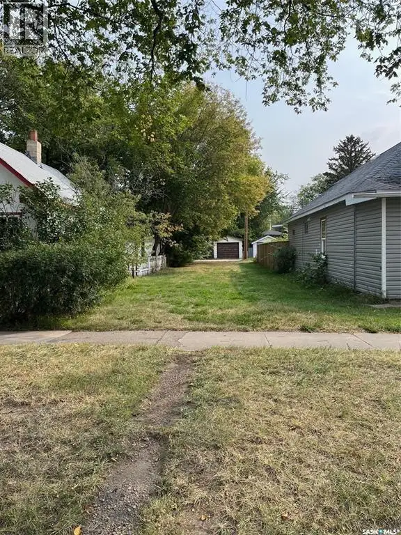 320 J AVENUE S Saskatoon, Saskatchewan in Land for Sale in Saskatoon - Image 2