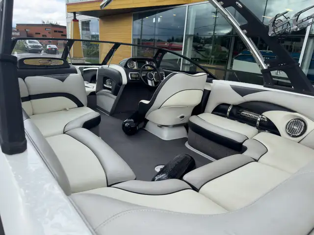2013 Malibu 21 VLX in Powerboats & Motorboats in Granby - Image 3