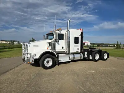 2014 Kenworth T800 Winch Truck Tractor with Rebuilt Engine! This truck comes from the original owner...