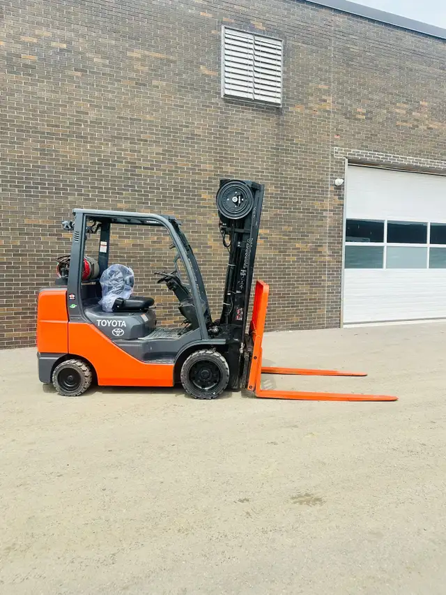 2020 Toyota 6500lbs cap Forklift 4stage sideshift Forkpositioner in Heavy Equipment in Mississauga / Peel Region - Image 3