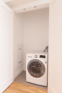 Renovated Akelius studio apartment for rent. Located near Boulevard Saint-Laurent in the Plateau Mon... (image 3)