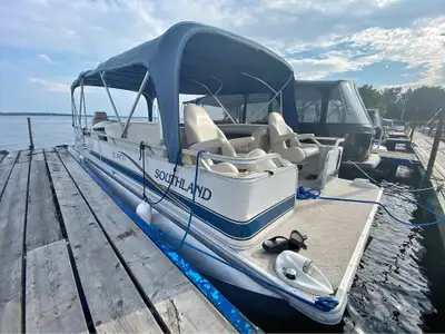 Super ponton à vendre! - 26 pieds - 225 forces - moteur Yamaha 225 hp Année 2009 - plaque en stainle...