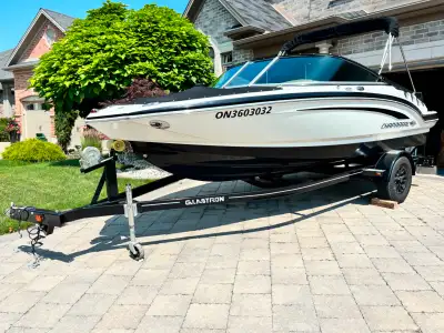A beautiful and well maintained 2013 Chaparral 196 SSI Bowrider powered by a Mercruiser 4.3 L MPI 22...