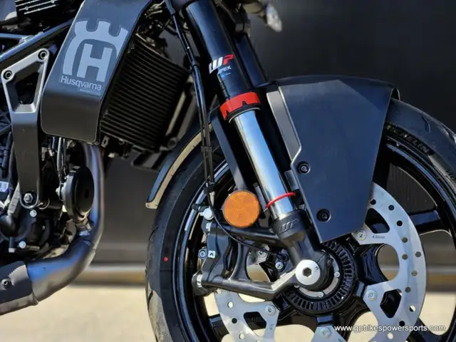 2024 Husqvarna Vitpilen 401 in Street, Cruisers & Choppers in Oshawa / Durham Region - Image 12