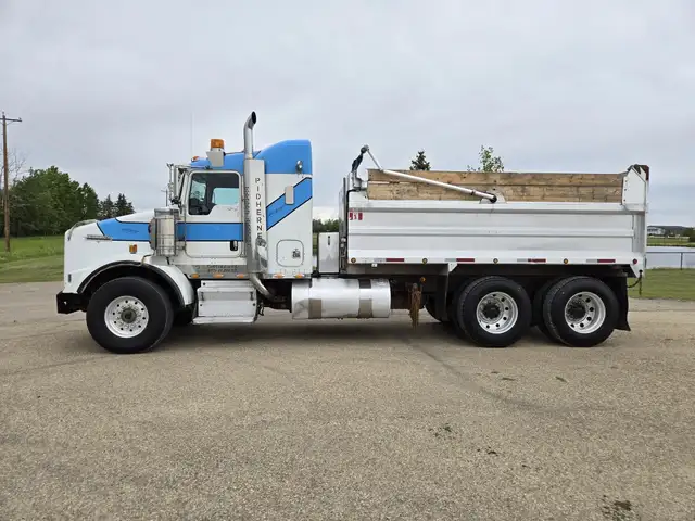 2005 KENWORTH T800 in Heavy Trucks in Kamloops - Image 6