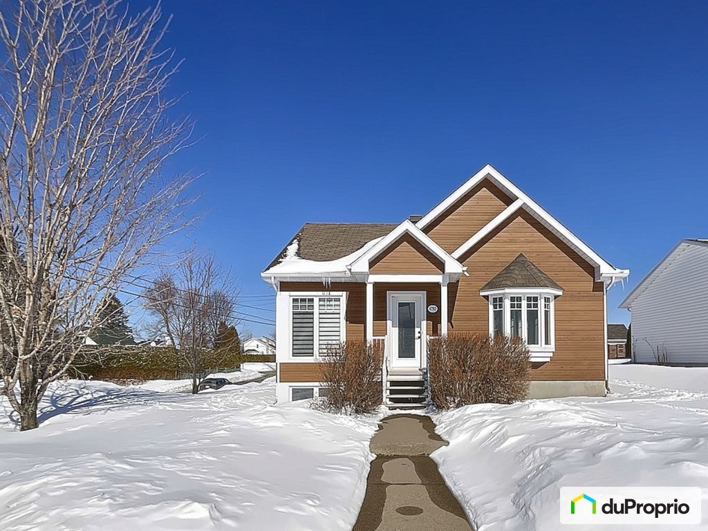$388,000 - Bungalow for sale in Shawinigan (Shawinigan) — photo 1