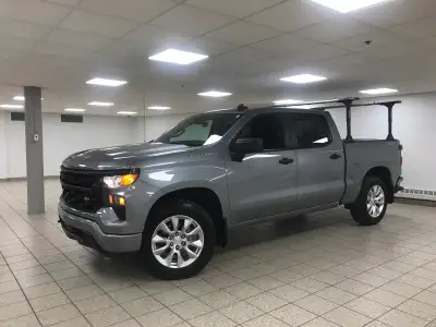 A major advantage of this 2024 Chevrolet Silverado 1500 CUSTOM is the way it blends everyday usabili...