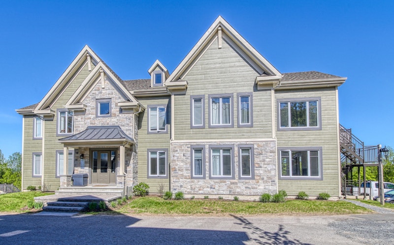 Chalet, Condos à louer à St-Sauveur directement sur les pentes — photo 2