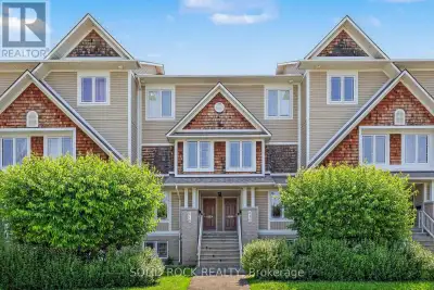 Perfectly positioned in a sought-after Orleans neighbourhood, this well-appointed lower-level stacke...