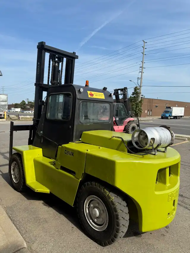 Clark Outdoor Forklift LPG 13000 lbs, refurbished.FORKS INCLUDED in Heavy Equipment in Mississauga / Peel Region - Image 6