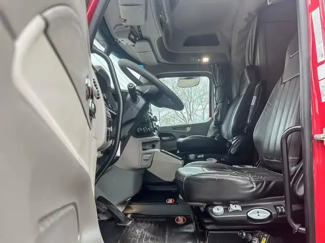 2018 PETERBILT 579 in Heavy Trucks in Mississauga / Peel Region - Image 11