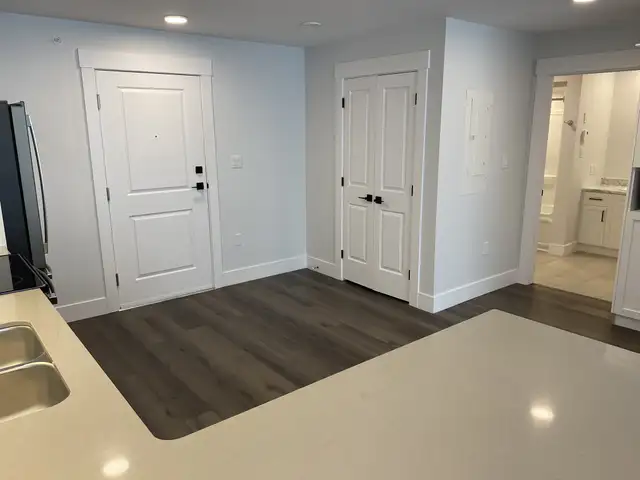 1 Bedroom Top-Floor Apt next to UNB! 511-49 Forest Hill in Long Term Rentals in Fredericton - Image 4