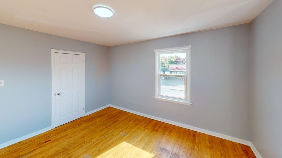 BRIGHT & SPACIOUS TWO BEDROOM APARTMENT IN WEST END HALIFAX!!! 5