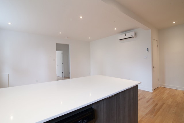 2105 Chomedey Street — photo 3