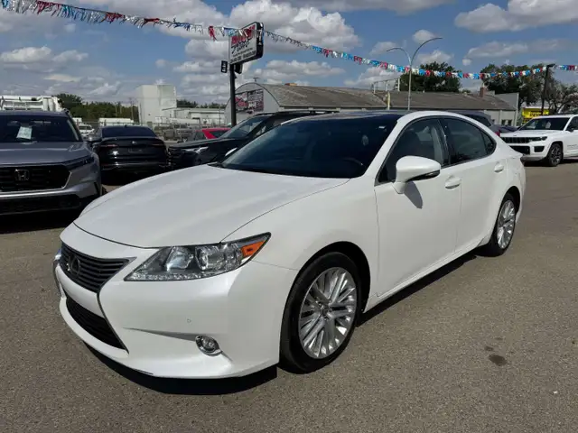 2015 Lexus ES Executive-Sunroof-152k