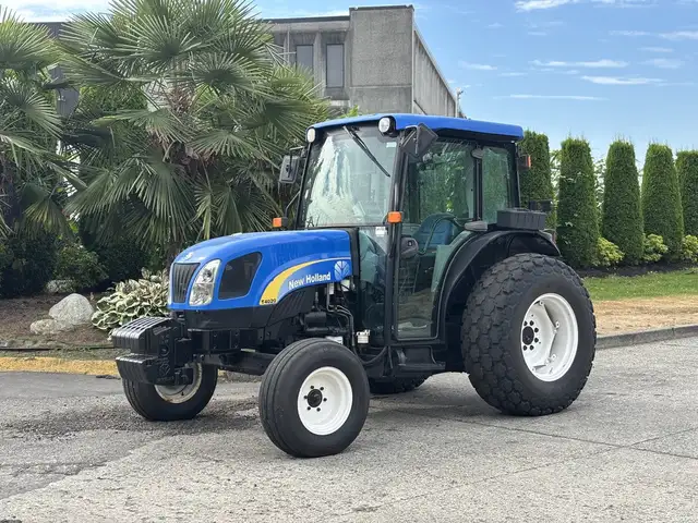 2009 New Holland T4020 Utility Tractor in Heavy Trucks in Delta/Surrey/Langley - Image 6