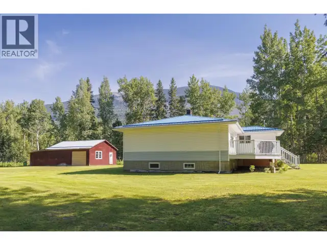 855 BRIDGE ROAD McBride, British Columbia in Houses for Sale in Quesnel - Image 4