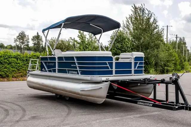 2023 Godfrey Sweetwater 2086 in Powerboats & Motorboats in Rimouski / Bas-St-Laurent - Image 5