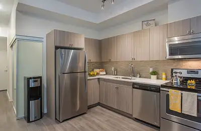 Gorgeous 2+den suites- Call Today!