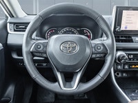 *Sunroof, Heated Steering Wheel, Power Liftgate, Heated Seats, Aluminum Wheels!* With rugged capabil... (image 8)