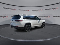 // ACCIDENT FREE!! // This 2024 Jeep Grand Cherokee L Limited 4x4 is a roomy, well-equipped SUV buil... (image 7)
