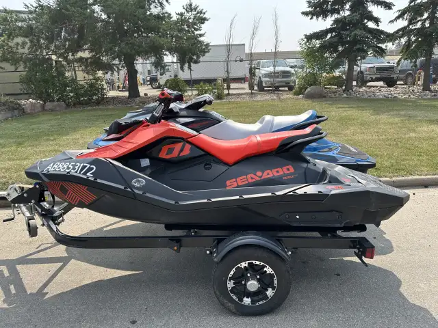 2022 SEADOO SPARK TRIXX 3UP 900 (FINANCING AVAILABLE) in Personal Watercraft in Strathcona County - Image 5