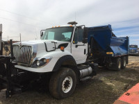 2015 Automatic WorkStar 7600 Dump Truck low kms - optional plow