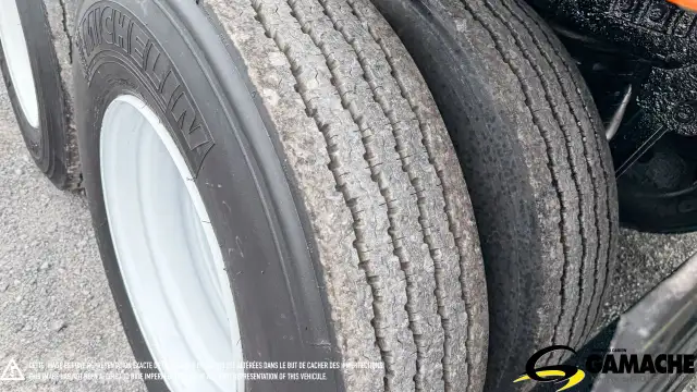2010 MANAC 45' DRY VAN REMORQUE FERME AVEC HAYON ELEVATEUR in Heavy Equipment in Longueuil / South Shore - Image 9