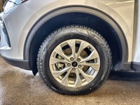 This One Owner 2025 Ford Escape ACTIVE AWD has the 1.5L Ecoboost engine with an 8-Speed Automatic tr... (image 5)