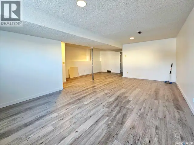 242 - 244 Wakabayashi WAY Saskatoon, Saskatchewan in Houses for Sale in Saskatoon - Image 20