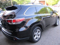 LIKE NEW INSIDE AND OUT. FINISHED IN BLACK WITH BLACK LEATHER INTERIOR. ALLOY WHEELS, HEATED AND VEN... (image 3)