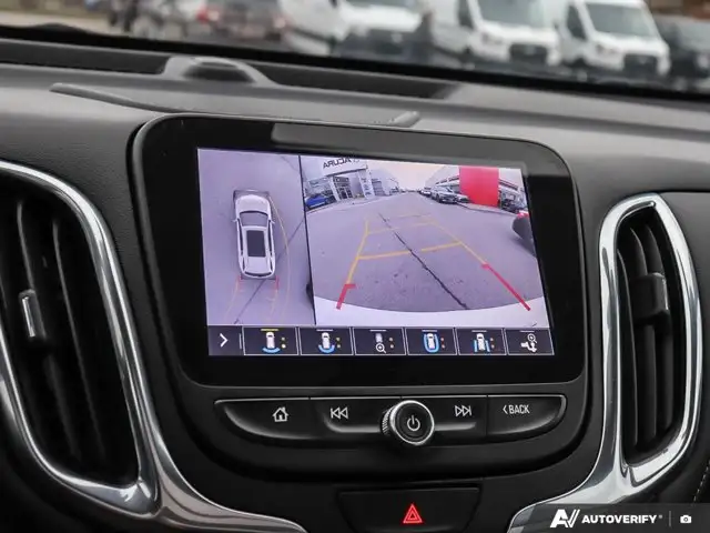 2021 Chevrolet Equinox Premier | No Accidents | Roof Rack in Cars & Trucks in Hamilton - Image 30