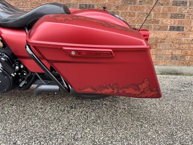 2019 Harley-Davidson Street Glide Special **CUSTOM PAINT** **CAN in Sport Touring in Markham / York Region - Image 35