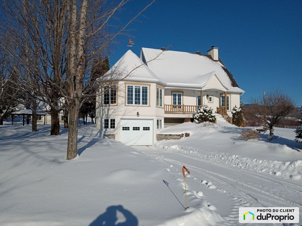 $1,250,000 - Acreage / Hobby Farm / Ranch in Château-Richer — photo 1