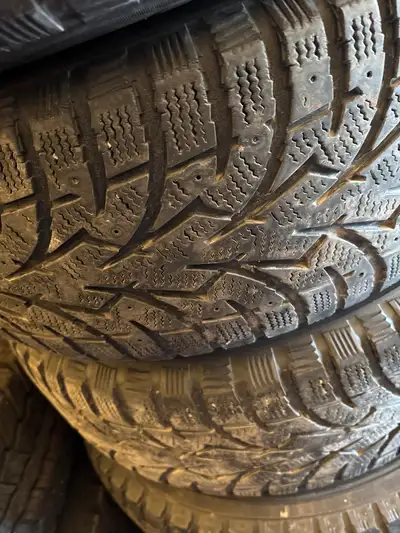 4 Toyo tires - great condition p215/65r16