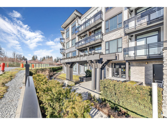 509 9983 E BARNSTON DRIVE Surrey, British Columbia in Condos for Sale in Delta/Surrey/Langley - Image 3