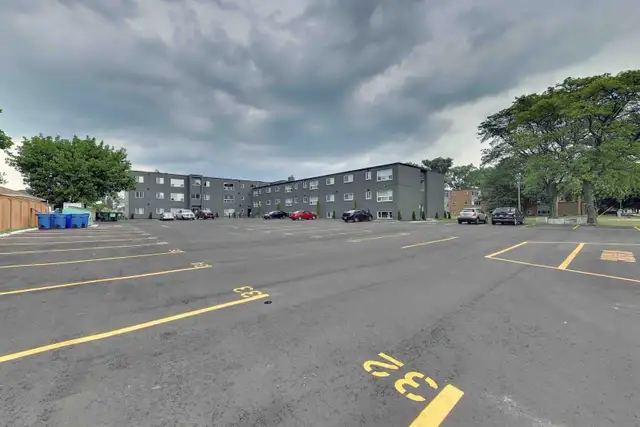 Updated 1 Bedroom & 1 Bathroom Apartment! in Long Term Rentals in Sarnia - Image 16