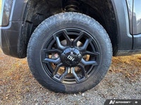 Adventure starts here. This 2018 Renegade Trailhawk 4x4 blends rugged Jeep capability with premium c... (image 9)