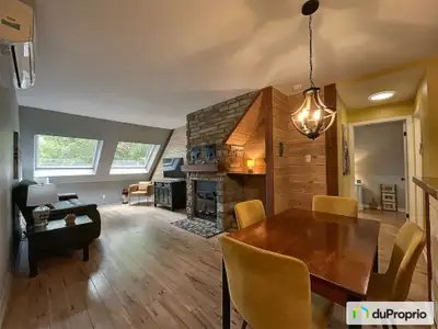 Ce charmant condo juché en montagne avec architecture spécial sera un excellent endroit pour y faire...