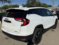 **CARS TRUCKS SUV 4X4 VAN AWD EDMONTON FINANCING AVAILABLE EASY FINANCING ** 2023 GMC TERRAIN SLT AW... (image 5)