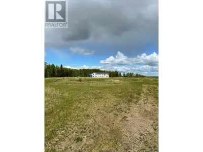 Large house on quarter section at the end of quiet road in Beryl Prairie, Hudson's Hope. Only 9 minu...