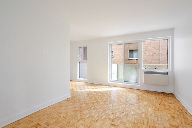 1530 av. Dr Penfield — photo 3